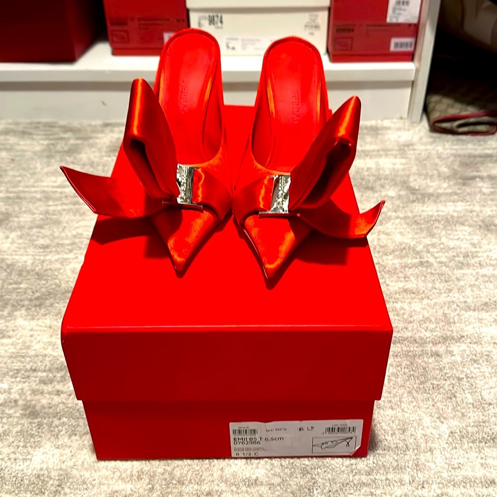 BRAND NEW never worn Ferragamo satin mules, size 6 1/2!